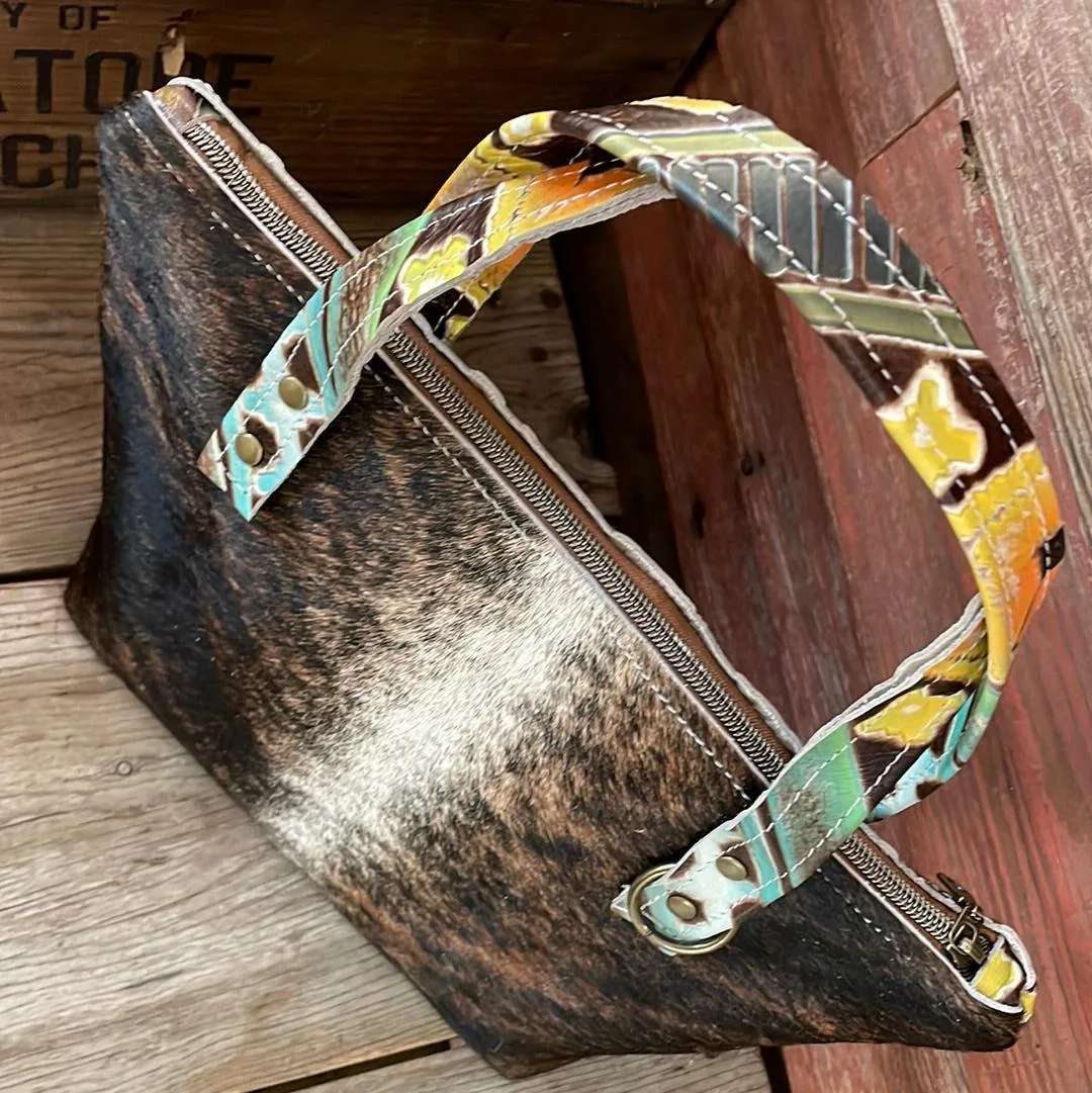 036 Feed Bag - Brindle w/ Aurora Navajo