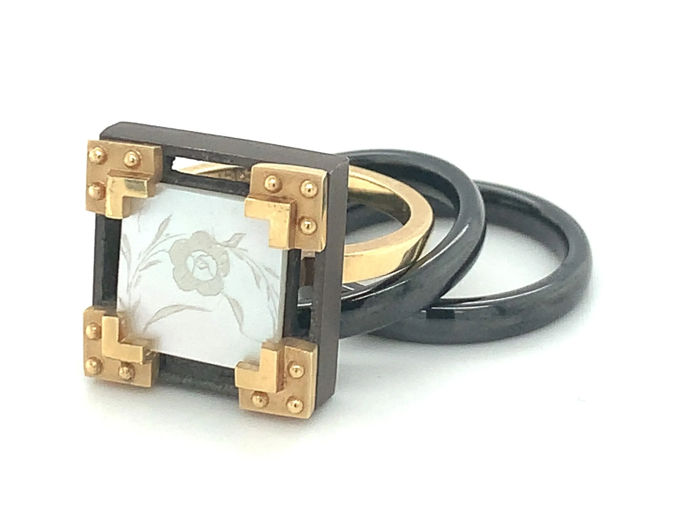 Antique Mother-of-Pearl Gaming Counter 18k Yellow Gold, Silver Ring with Bands