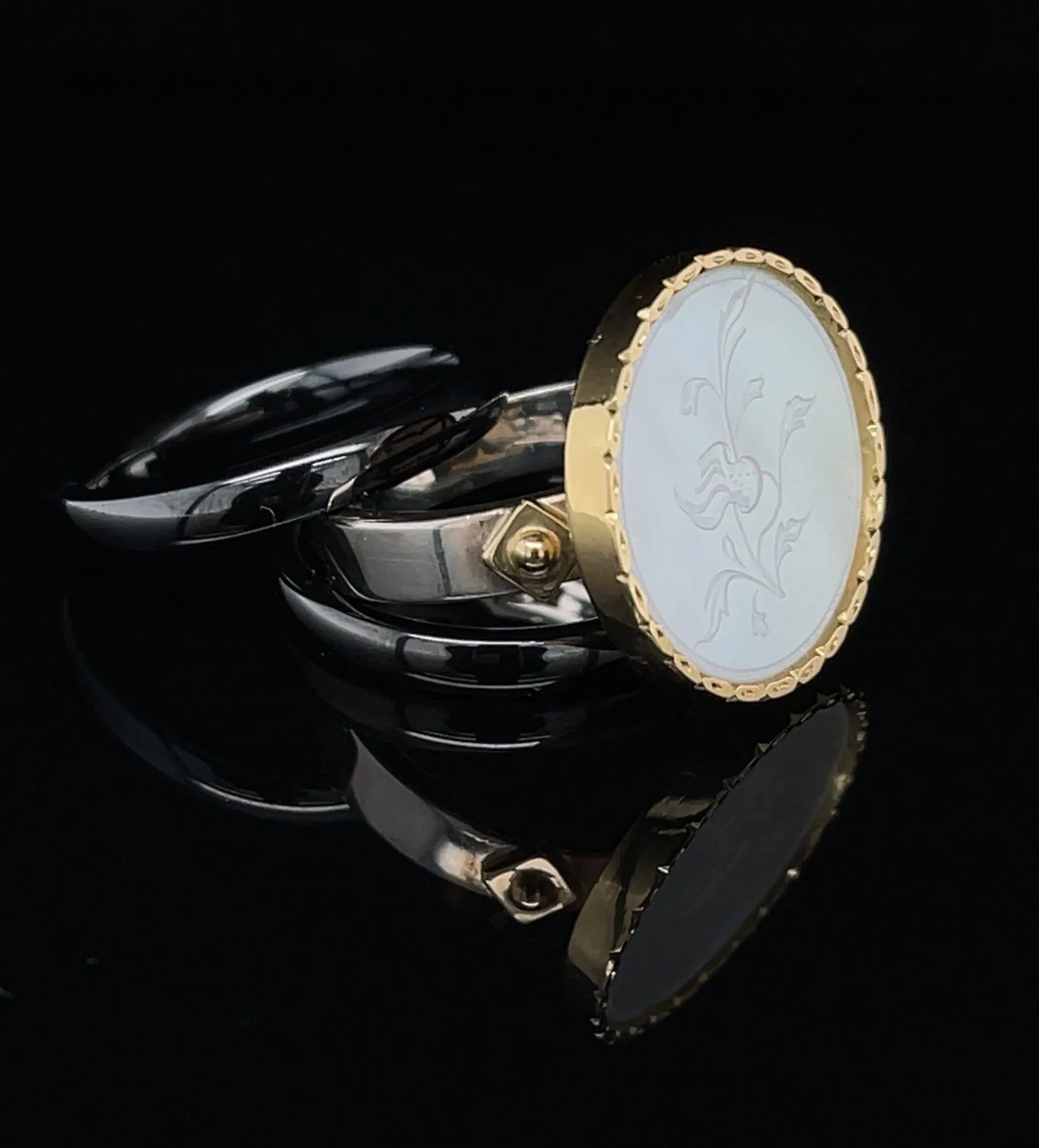 Antique Mother-of-Pearl Gaming Counter Gold & Silver Ring with Ceramic Bands