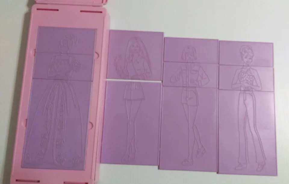 Barbie  Fashion Plates Rub & Color