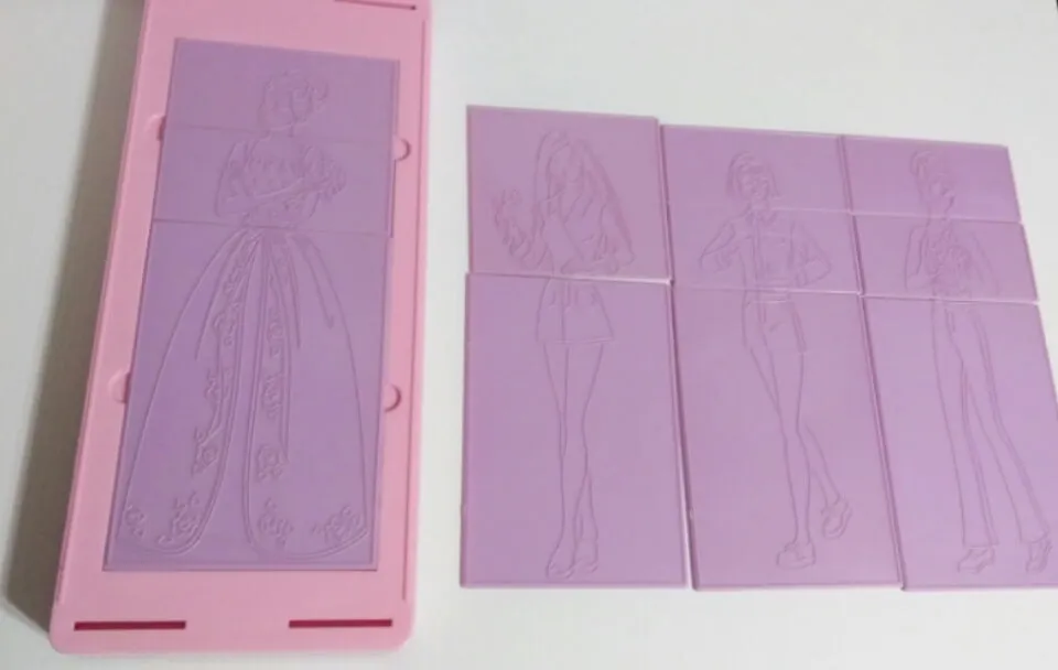 Barbie  Fashion Plates Rub & Color