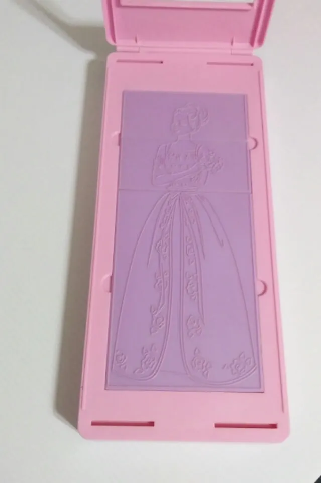 Barbie  Fashion Plates Rub & Color