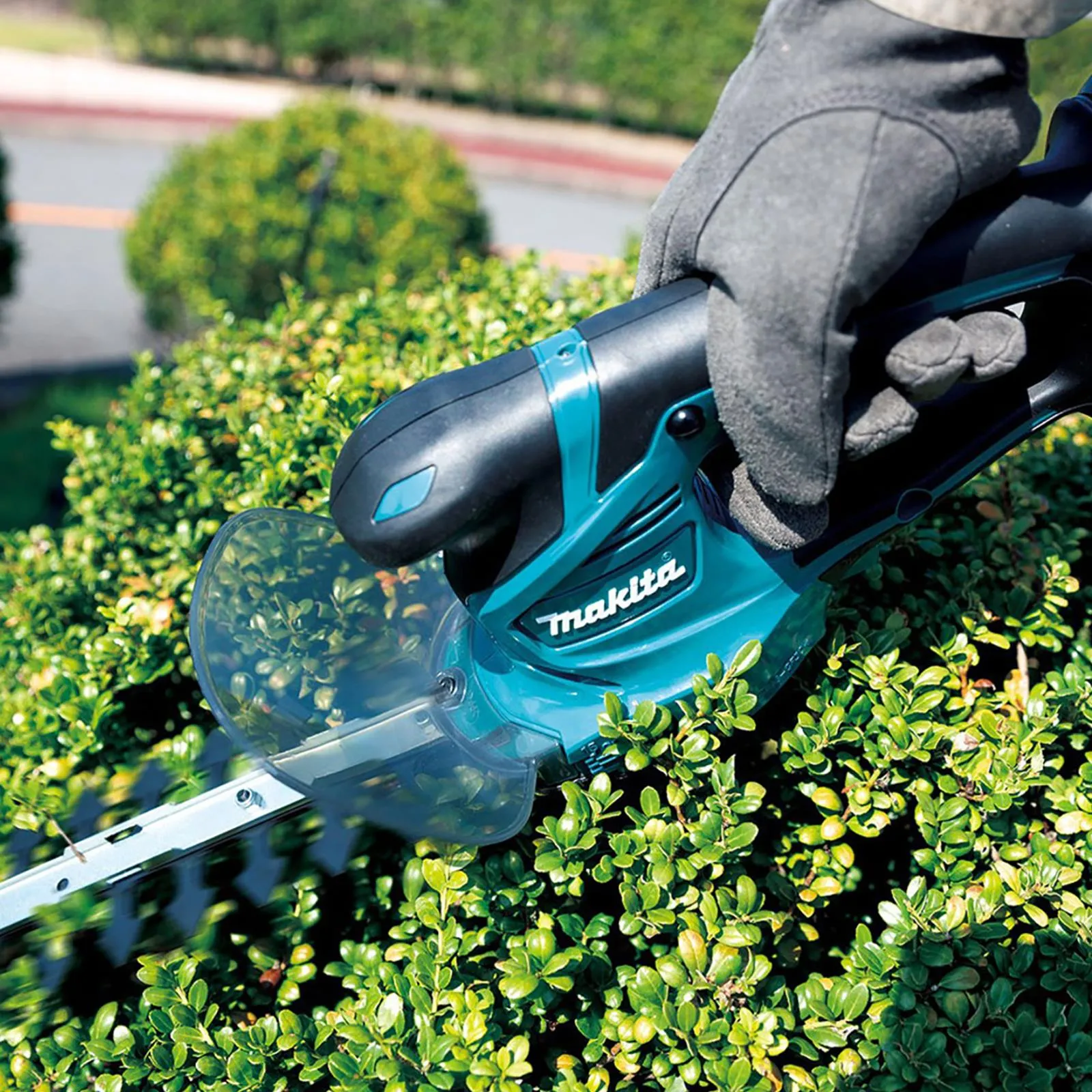 Makita Grass Shears 110mm Hedgetrimmer Blade 18V LXT Cordless Li-ion 5Ah Charger Kit DUM111RTX