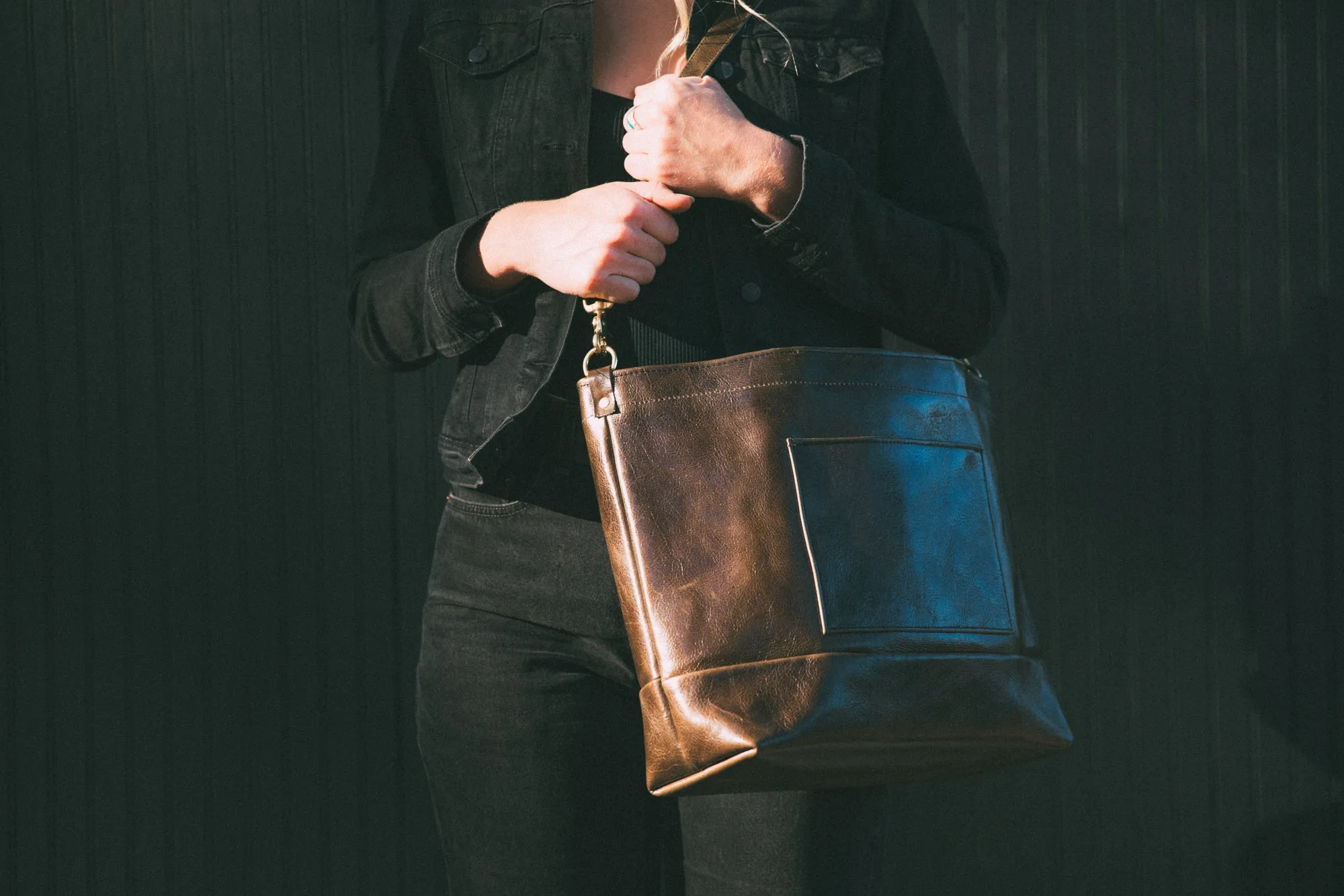 NEW! Marlowe Shia Tote