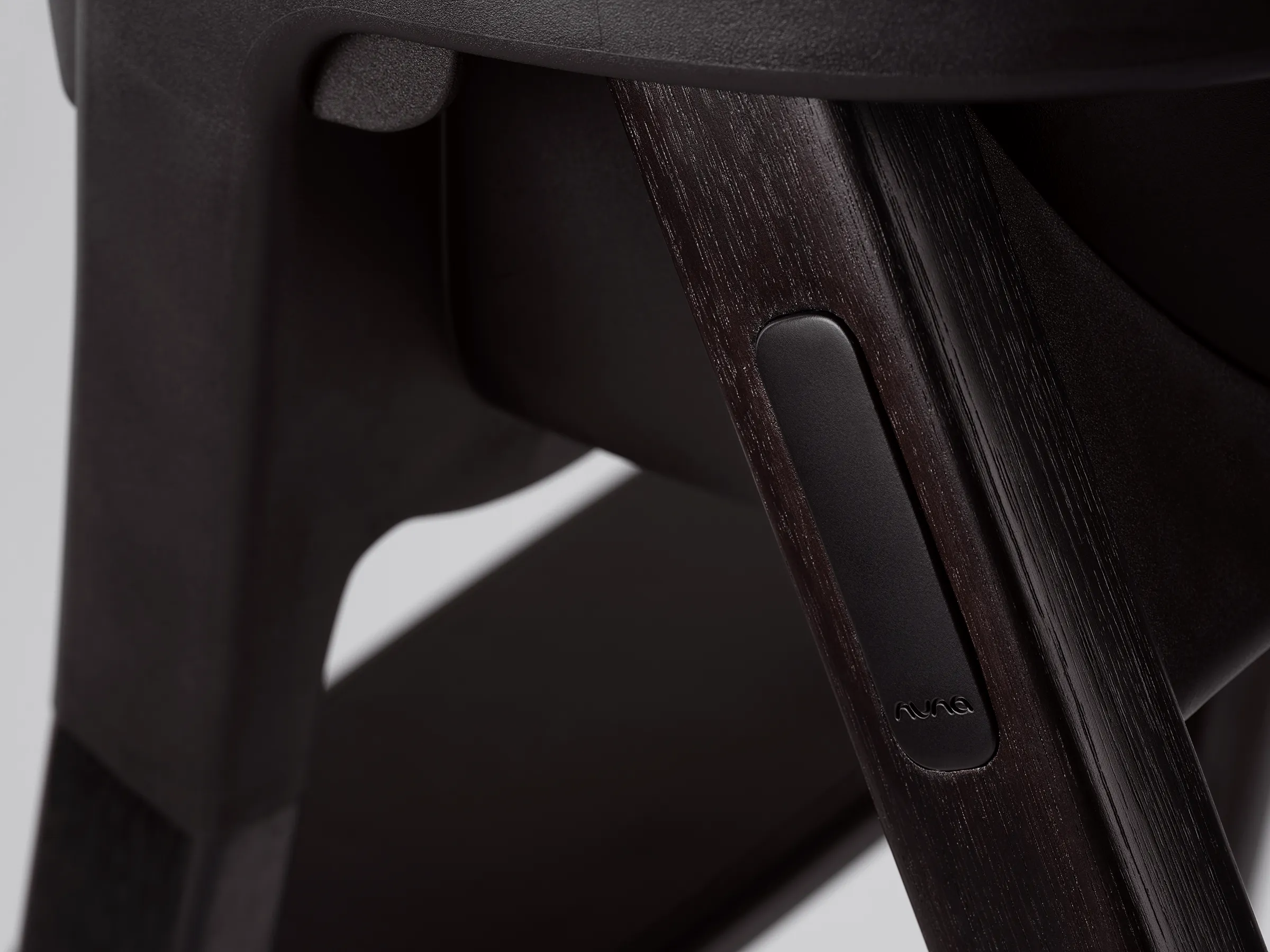 Nuna BRYN Highchair - Metro