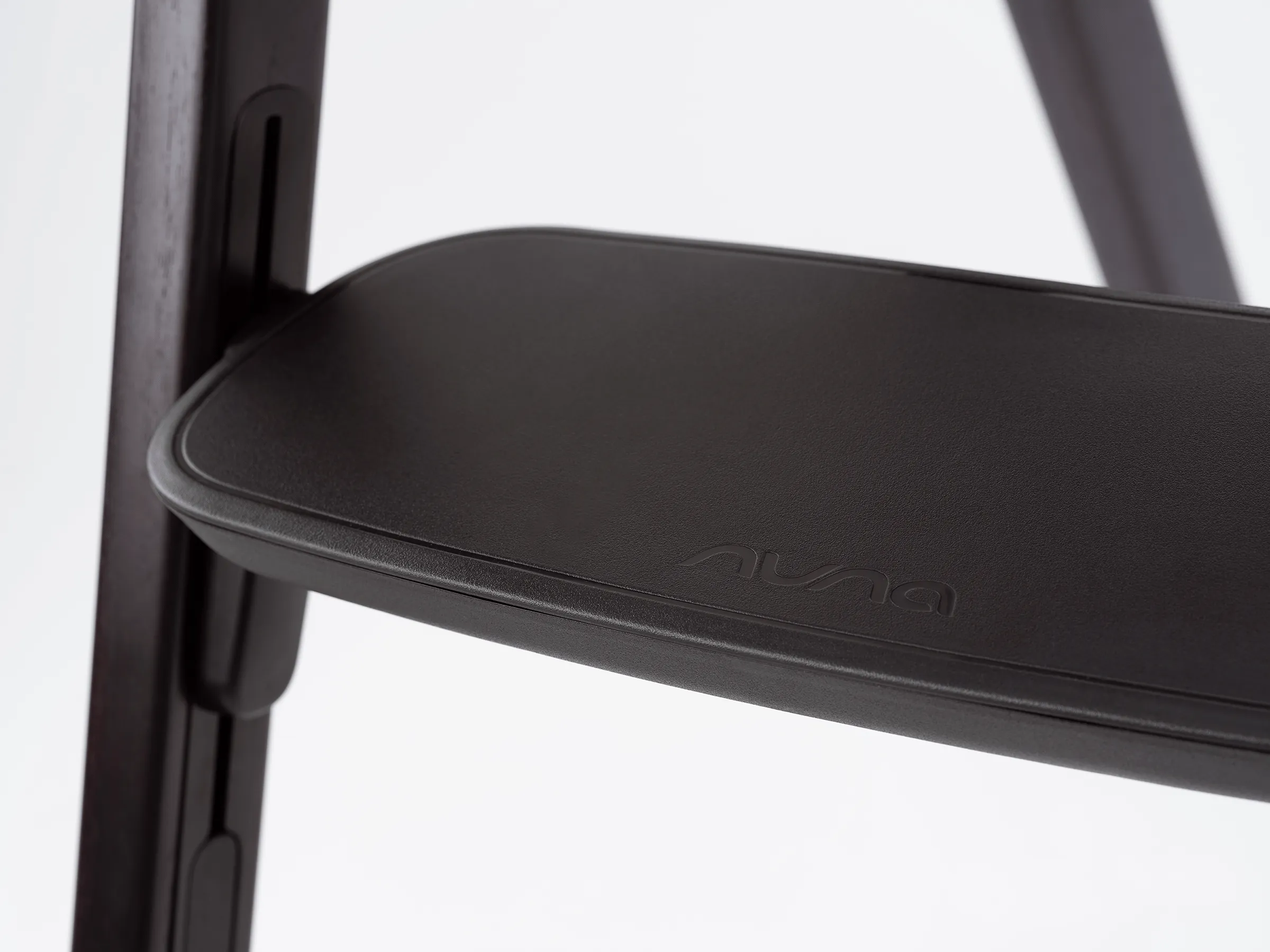Nuna BRYN Highchair - Metro