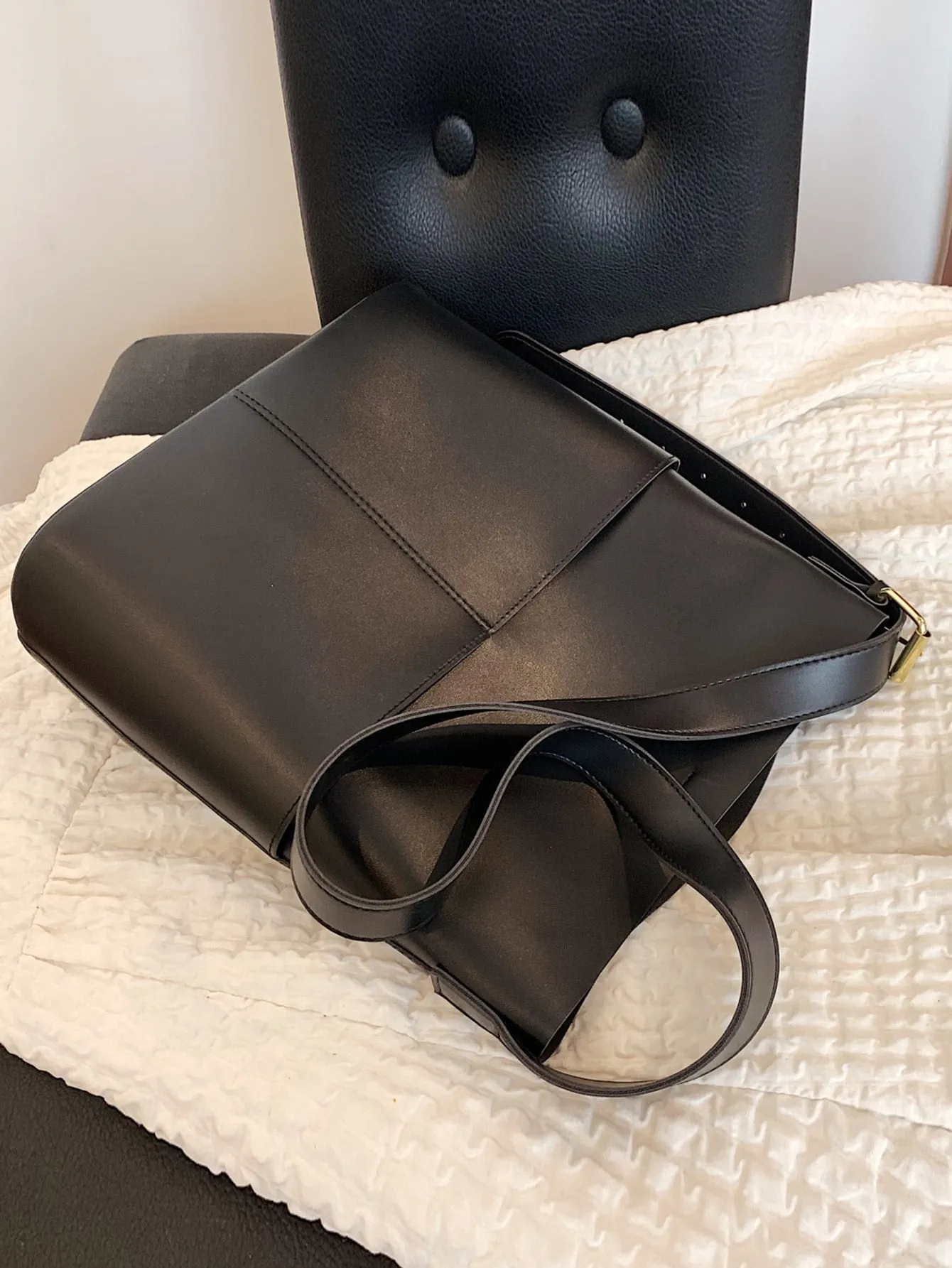 Pocket Front Design Buckle Detail Bucket Bag - Black