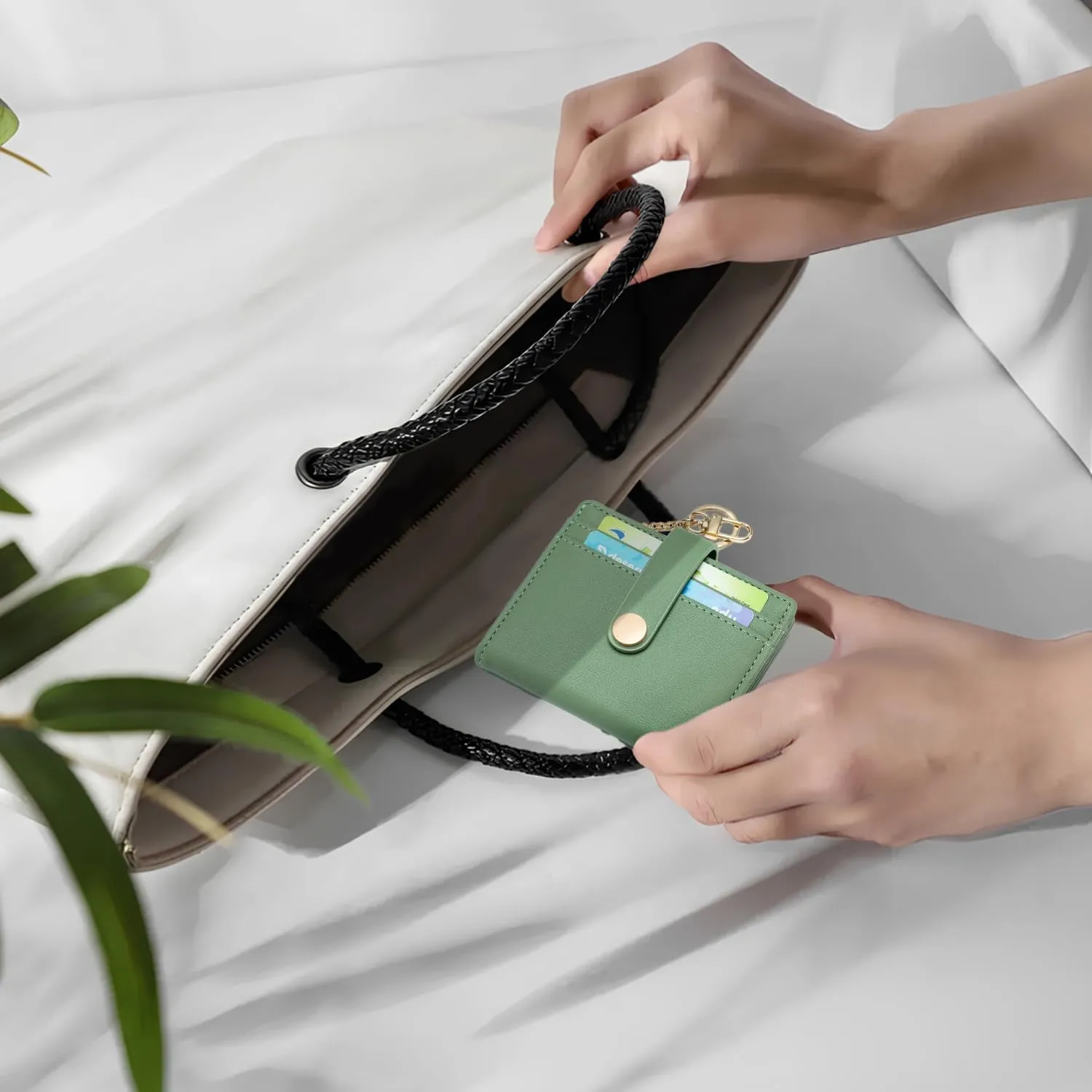 RFID Blocking Bifold Wallet for Women with Zipper Coin Pocket