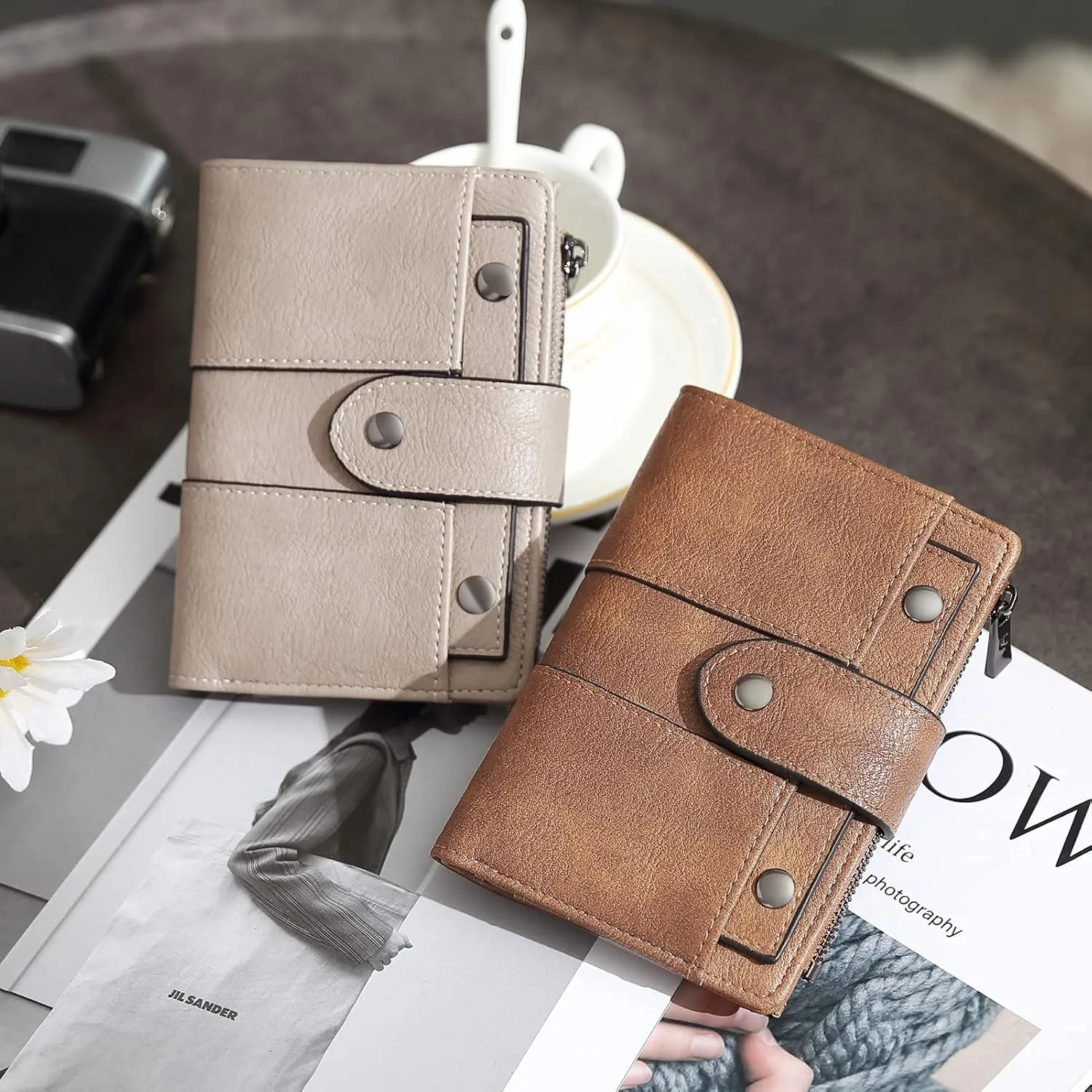 Small Leather Bifold Wallet for Women, Zipper Coin Purse with ID Window