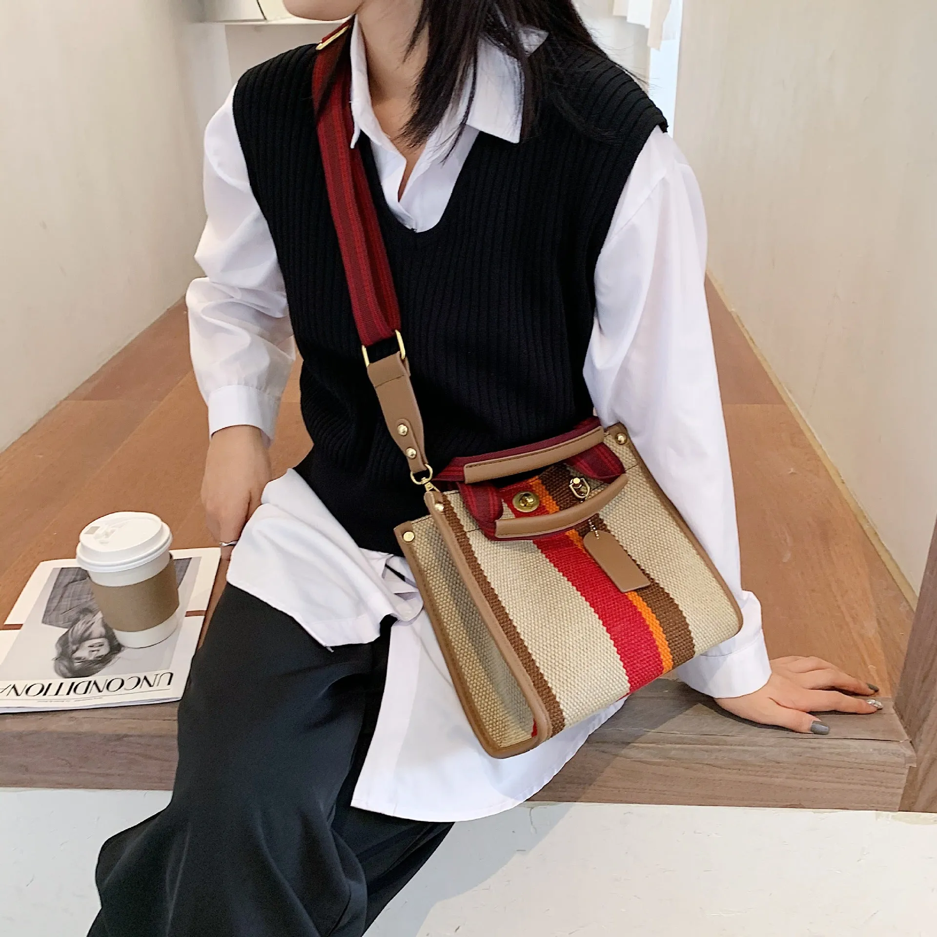 Women's Retro Portable Trend Canvas Striped Crossbody Bags